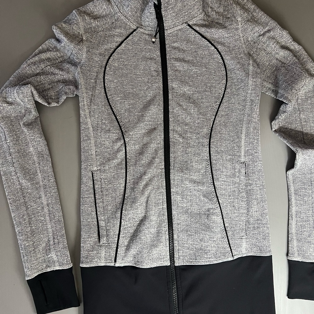 Lululemon Nice Alana Jacket Size 8